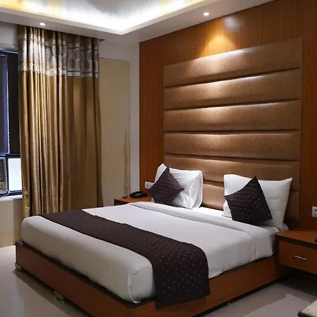 Hotel O Delhi, Near Karol Bagh Main Market And Metro Station